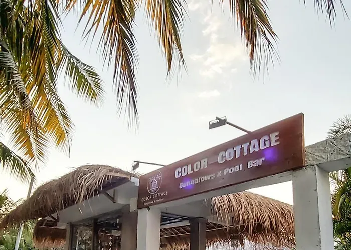 Cheap hotel: Color Cottage
